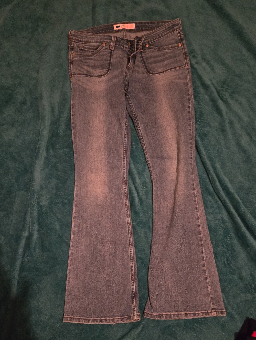 Levis Demi Curve